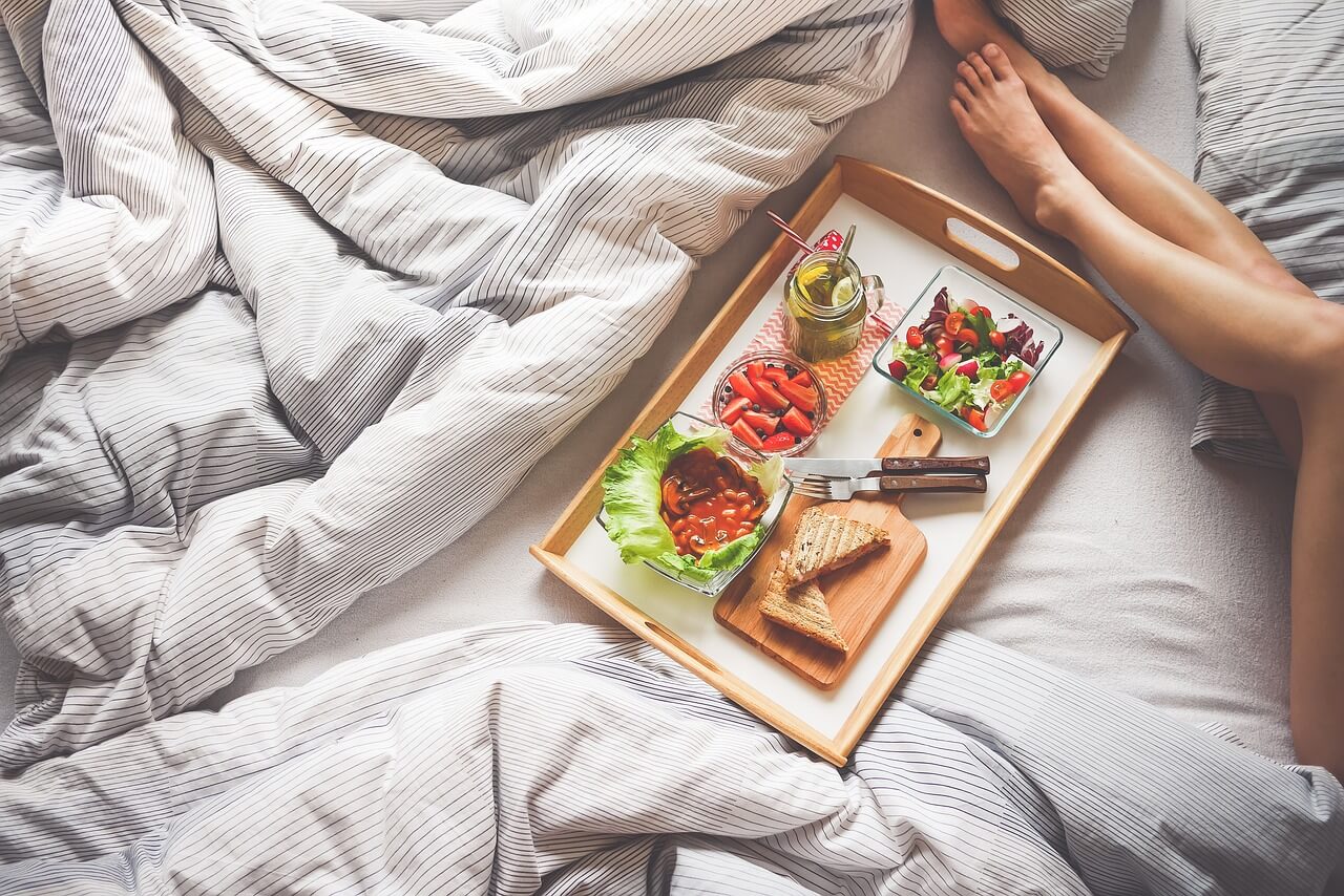 5 อาหารและเครื่องดื่มที่จะทำให้คุณตื่นนอนอย่างสดชื่นนนน