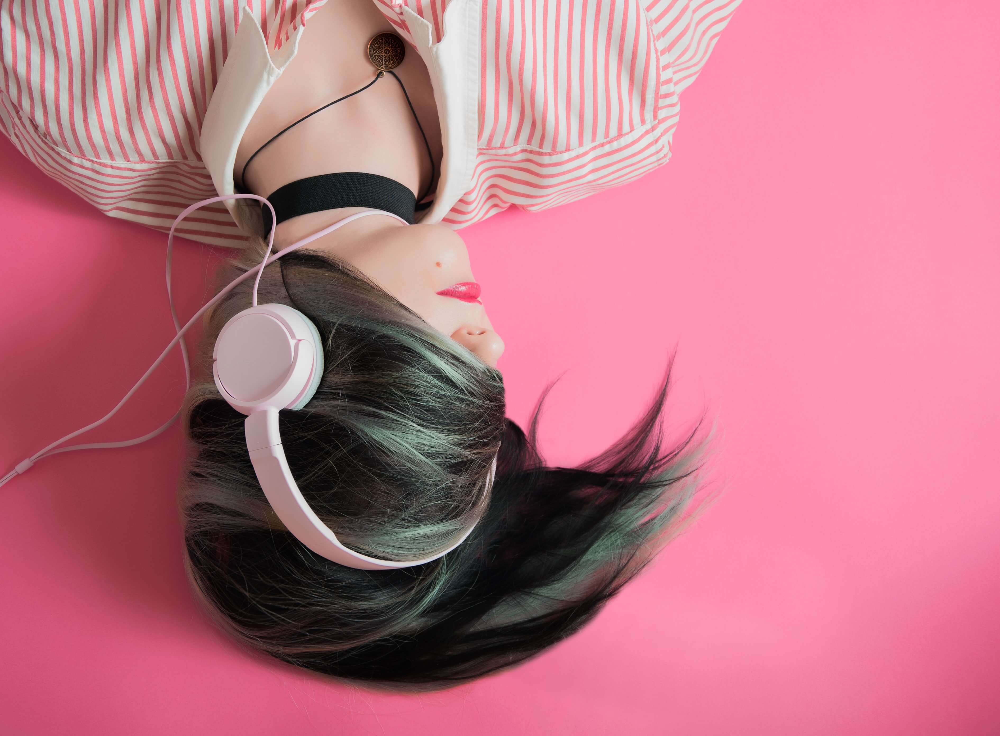 10 เพลงที่ช่วยให้นอนหลับ ฟังฟิน ๆ ก็หลับสบายได้
