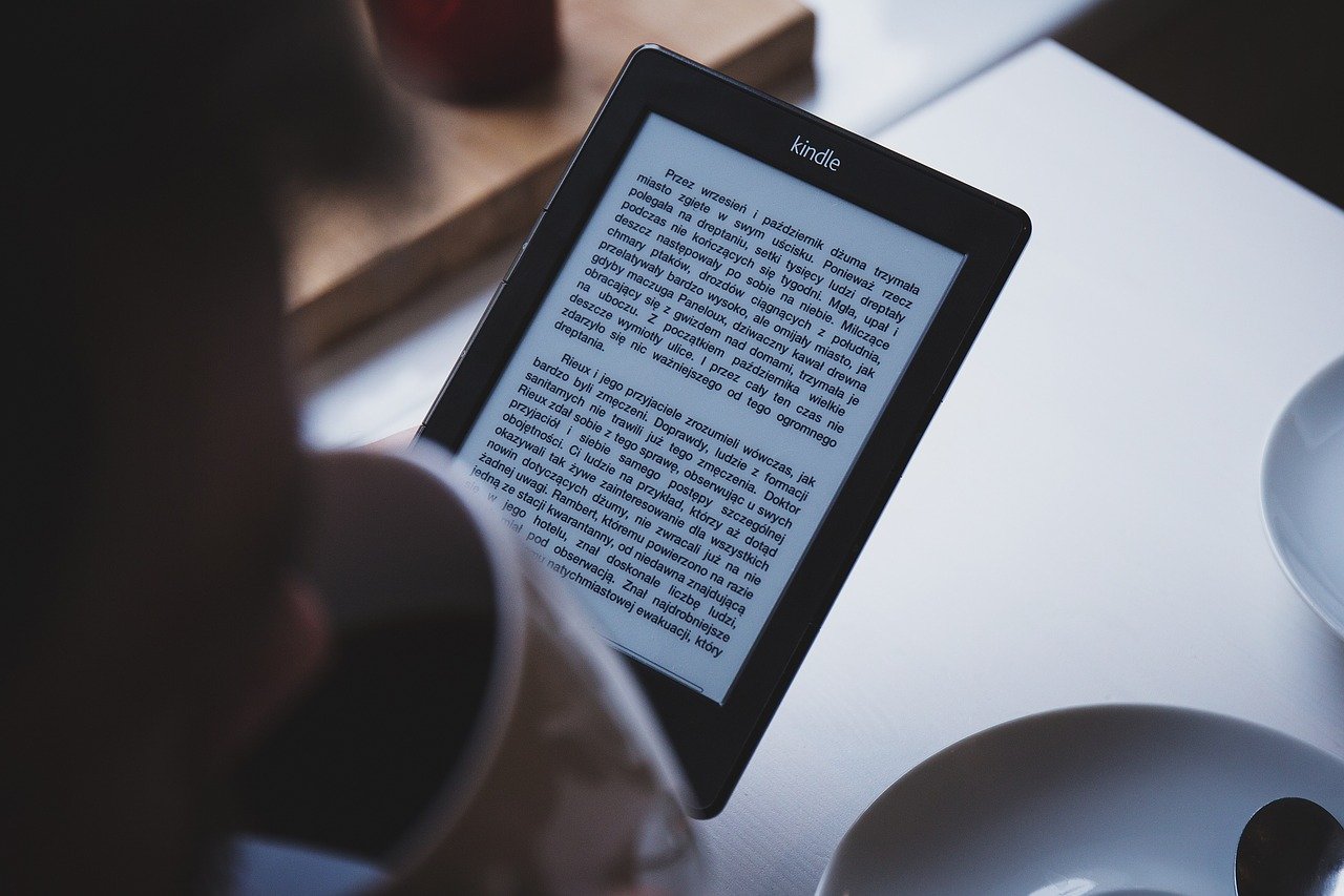 ปี 2020 อ่านหนังสือก่อนนอน ยังช่วยทำให้นอนหลับง่ายขึ้นอยู่ไหม ?